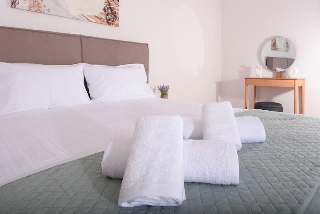 Marie'S Luxury City Center Apartment Iraklion Buitenkant foto